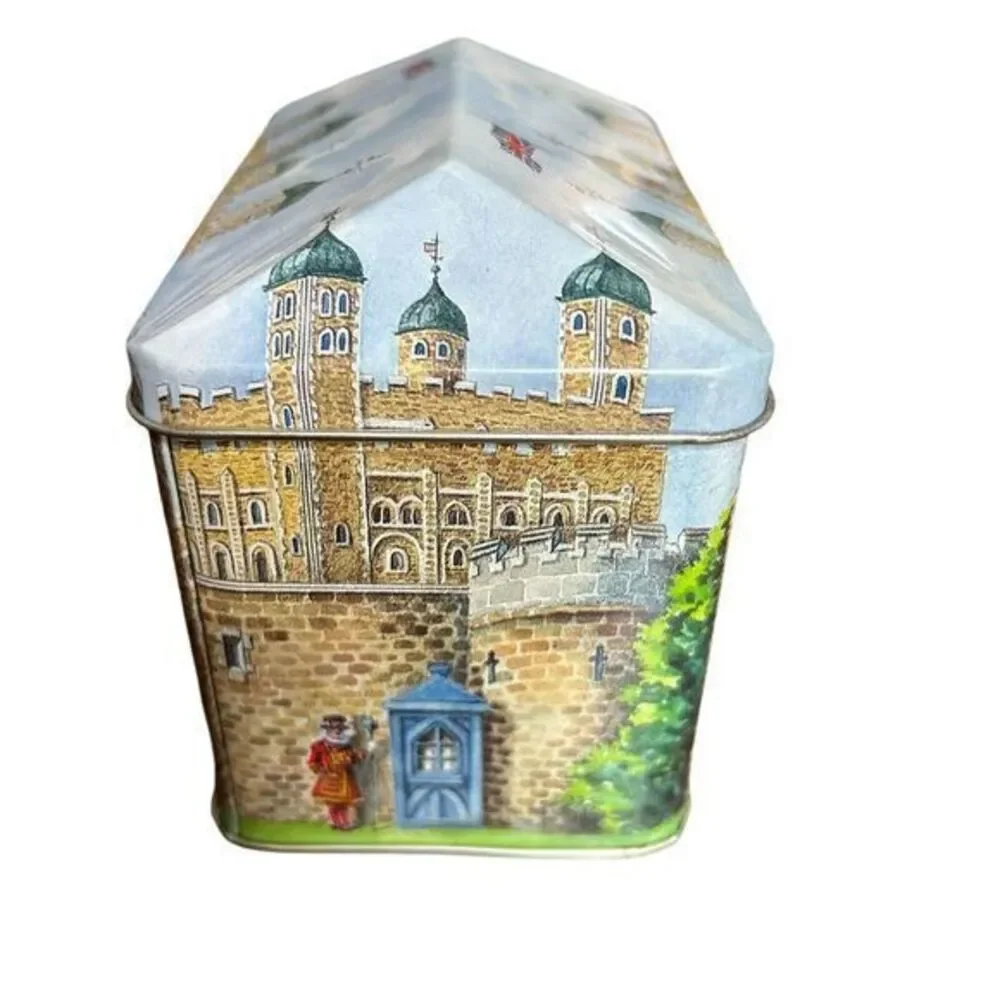 Vintage Bentley's Tower of London Tin Container Beefeaters - Collectible‎ Decor